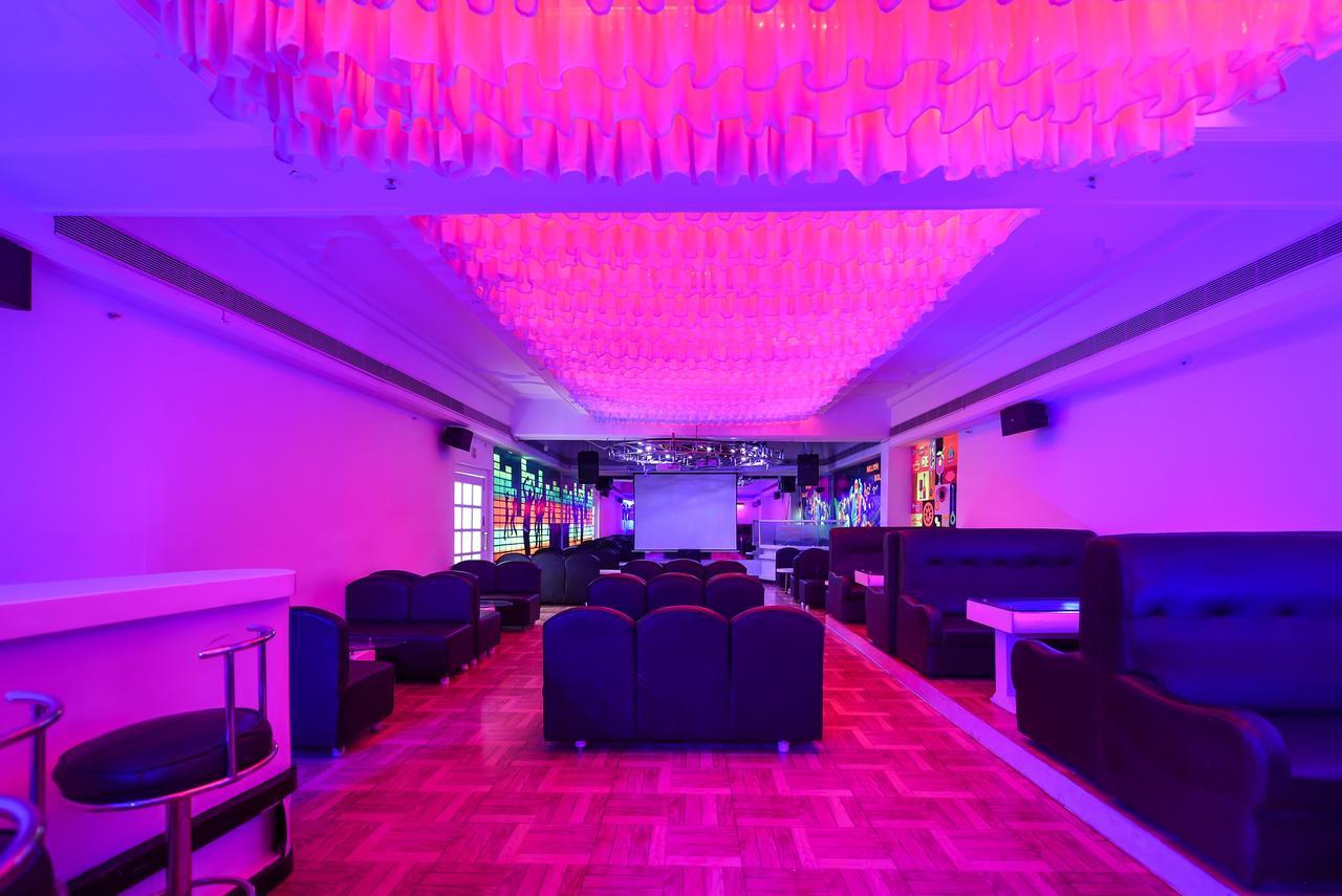 Hotel Ambica Empire Chennai Exterior photo